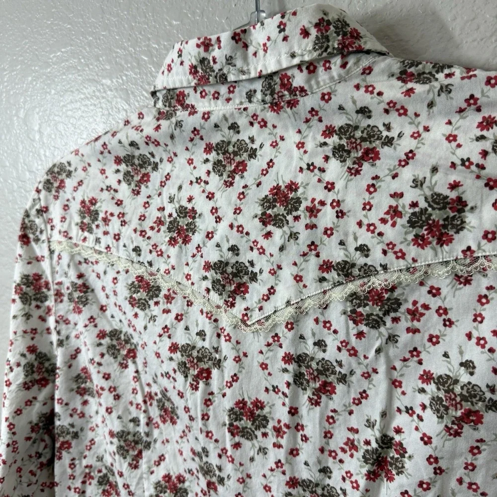 Shyanne Western Pearl Snap Top Womens‎ Size Medium Prairie Floral Rodeo Cowgirl